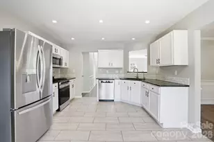 9213 Chastain Walk Dr, Charlotte, NC 28216 - Photo 11