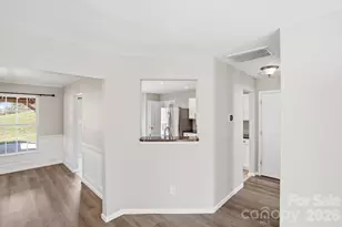 9213 Chastain Walk Dr, Charlotte, NC 28216 - Photo 9
