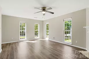 9213 Chastain Walk Dr, Charlotte, NC 28216 - Photo 7