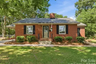 419 Knox St, Clover, SC 29710 - Photo 3