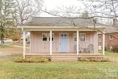 606 Ray Avenue, Hendersonville, NC 28792 - Photo 1