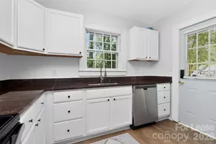 1952 Garibaldi Ave, Charlotte, NC 28208 - Photo 7