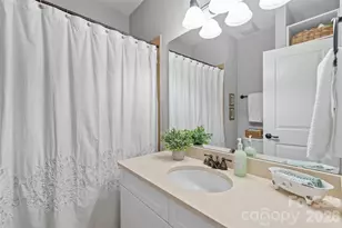 100 N Laurel Ave, Charlotte, NC 28207 - Photo 25