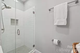 100 N Laurel Ave, Charlotte, NC 28207 - Photo 21