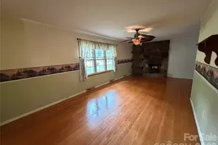 1044 Meadowbrook Ln, Newton, NC 28658 - Photo 3