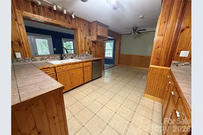 1044 Meadowbrook Lane, Newton, NC 28658 - Photo 7