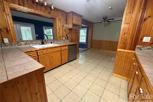 1044 Meadowbrook Ln, Newton, NC 28658 - Photo 7