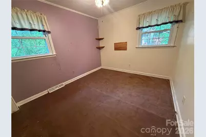 1044 Meadowbrook Lane, Newton, NC 28658 - Photo 11