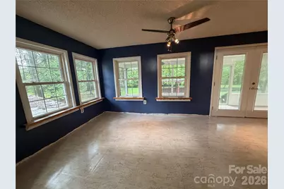 1044 Meadowbrook Lane, Newton, NC 28658 - Photo 9