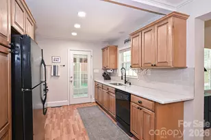 2215 ShadyView Dr, Charlotte, NC 28210 - Photo 13
