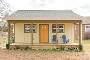 608 Ray Ave, Hendersonville, NC 28792 - Photo 1