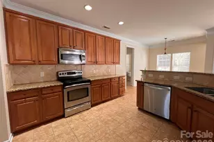 7709 Greylock Ridge Rd, Matthews, NC 28105 - Photo 9