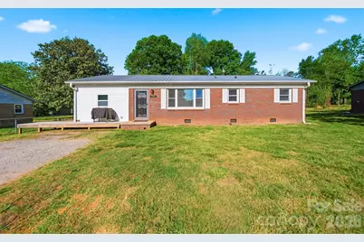 1745 26th Street NE, Hickory, NC 28601 - Photo 1