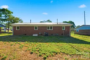 1745 26th St NE, Hickory, NC 28601 - Photo 23