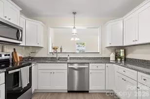 805 Hunter St, York, SC 29745 - Photo 13