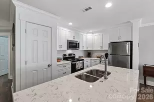 605 Portside Dr, Davidson, NC 28036 - Photo 9