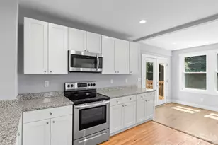926 W Chapel Rd, Asheville, NC 28803 - Photo 17