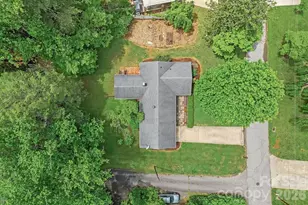1106 Cherokee Dr, Hendersonville, NC 28739 - Photo 41