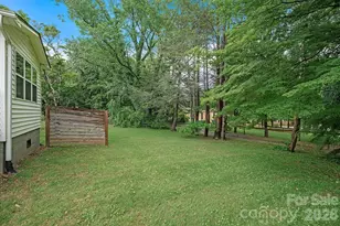 1106 Cherokee Dr, Hendersonville, NC 28739 - Photo 39