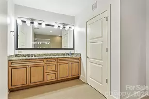 222 S Caldwell St, Charlotte, NC 28202 - Photo 25