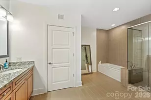 222 S Caldwell St, Charlotte, NC 28202 - Photo 15