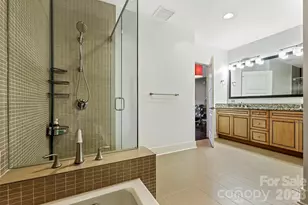 222 S Caldwell St, Charlotte, NC 28202 - Photo 27