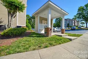 9709 Campus Walk Ln, Charlotte, NC 28262 - Photo 3