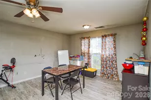 9709 Campus Walk Ln, Charlotte, NC 28262 - Photo 5