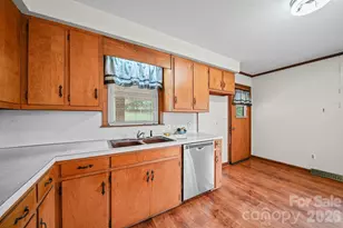 1008 Longview Dr, New London, NC 28127 - Photo 9