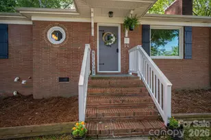 704 Dogwood Ave, Lincolnton, NC 28092 - Photo 3