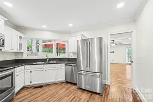 212 Rose Arbor Ln, Matthews, NC 28105 - Photo 19