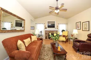 5714 Bradford Lake Ln, Charlotte, NC 28269 - Photo 13