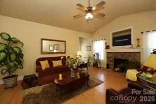 5714 Bradford Lake Ln, Charlotte, NC 28269 - Photo 11
