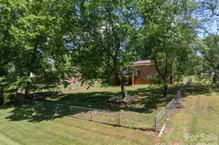 2060 Barringer Cir, Newton, NC 28658 - Photo 25