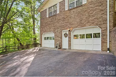12 Steeplechase Court, Hendersonville, NC 28791 - Photo 3