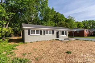 213 Washington St, Wingate, NC 28174 - Photo 3