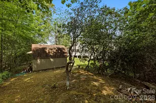 310 Windy Knoll Dr, Hendersonville, NC 28739 - Photo 11