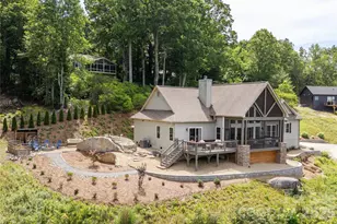 467 Crystal Heights Dr, Hendersonville, NC 28379 - Photo 3
