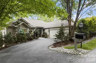 8 Spring Ridge Ln, Hendersonville, NC 28739 - Photo 3