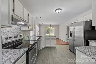 9336 Amy Dr, Charlotte, NC 28213 - Photo 5