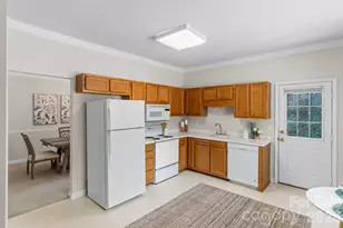300 Armour St, Davidson, NC 28036 - Photo 9