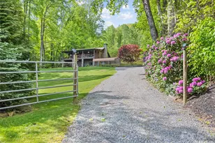 1073 Lentini Dr, Waynesville, NC 28785 - Photo 5