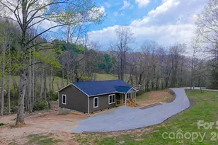 784 Bearwallow Mountain Rd, Hendersonville, NC 28792 - Photo 1