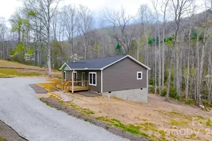784 Bearwallow Mountain Rd, Hendersonville, NC 28792 - Photo 23