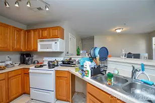 9810 Campus Walk Ln, Charlotte, NC 28262 - Photo 9