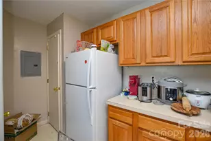 9810 Campus Walk Ln, Charlotte, NC 28262 - Photo 11