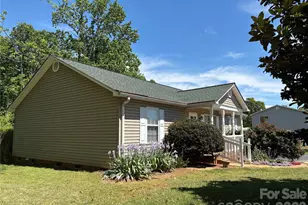 1249 Melvin Hill Rd, Campobello, SC 29322 - Photo 35