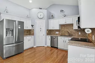 6225 Sid Crane Dr, Charlotte, NC 28216 - Photo 13