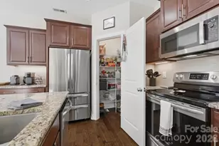 8737 Aspinwall Dr, Charlotte, NC 28216 - Photo 29