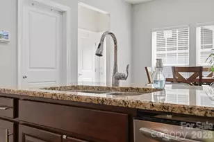 8737 Aspinwall Dr, Charlotte, NC 28216 - Photo 11